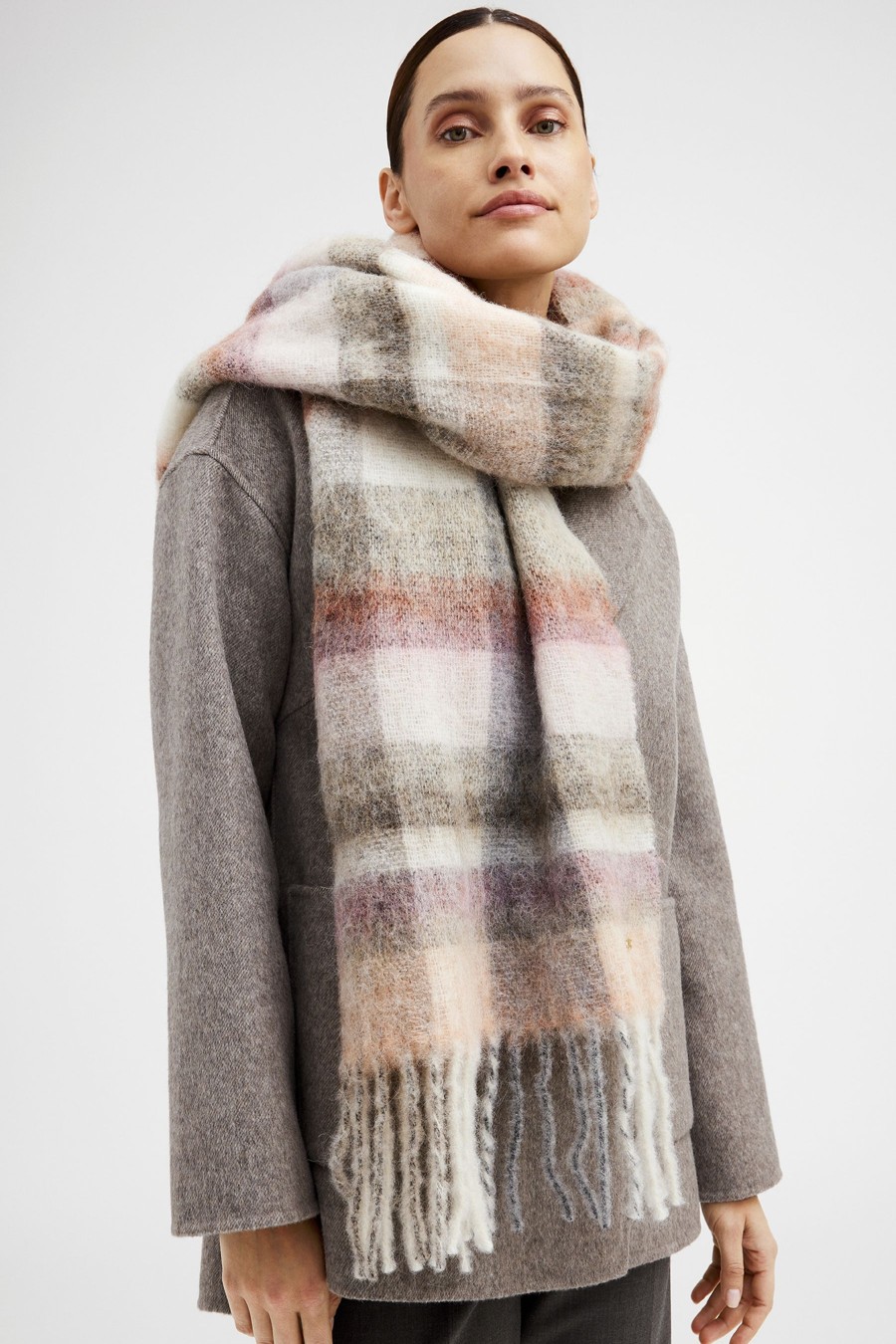 Kengat&Asusteet Gustav | Dereen Fluffy Wool Scarf, Almond