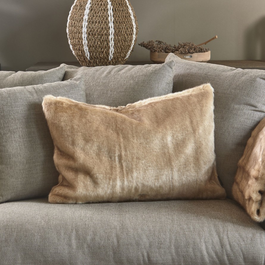 Koti Rivièra Maison | Veran Faux Fur Pillow Cover 65X45